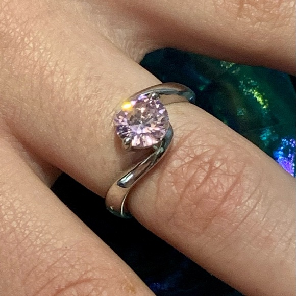 Beautiful Pink Crystal CZ Sterling Silver Ring - Picture 3 of 6